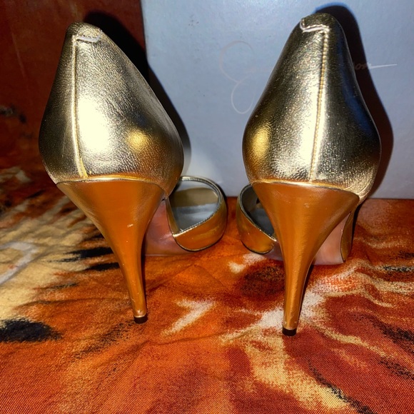 Killer Jessica Simpson gold heels 👠 - Picture 2 of 3